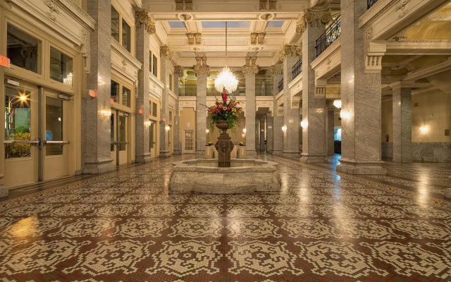 photo 2 of Hotel Bentley