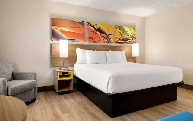 photo 5 of Hotel Bo, a Days Inn by Wyndham Chattanooga Downtown