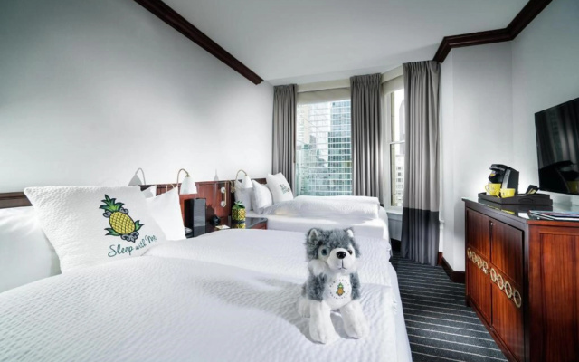 photo 3 of Staypineapple, An Iconic Hotel, The Loop