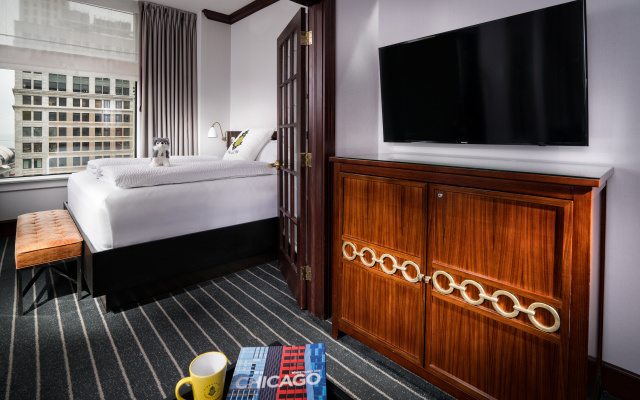 photo 5 of Staypineapple, An Iconic Hotel, The Loop
