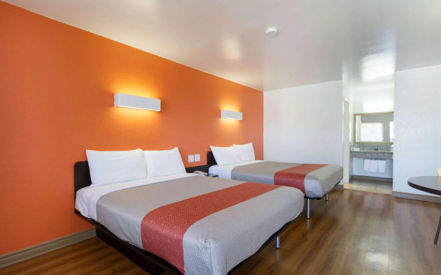 photo 3 of Motel 6 Claremont, CA
