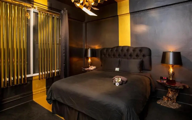 photo 4 of Hotel des Arts