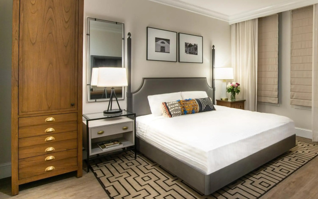 photo 3 of Hotel E
