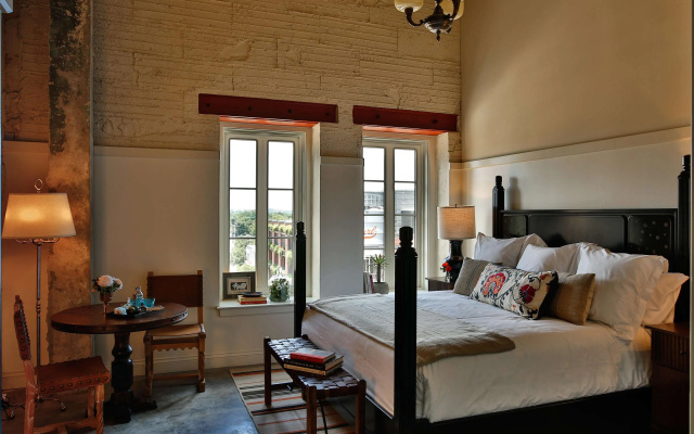 photo 4 of Hotel Emma at Pearl on the Riverwalk