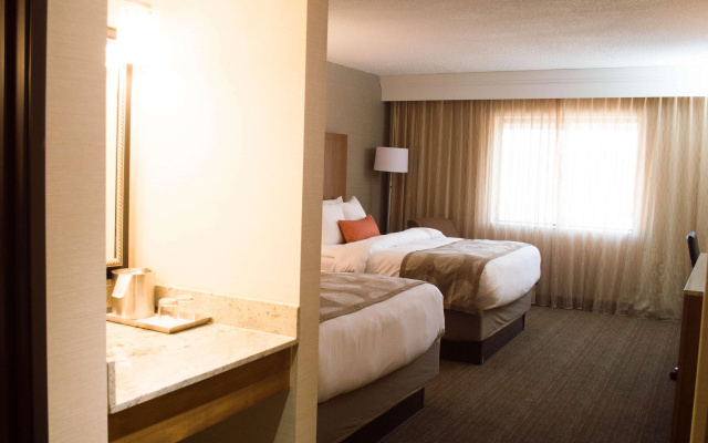 photo 3 of Radisson Hotel Detroit-Farmington Hills
