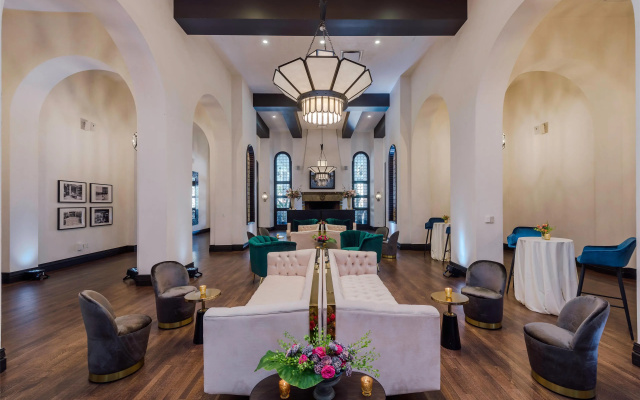 photo 2 of Hotel Figueroa, Unbound Collection by Hyatt