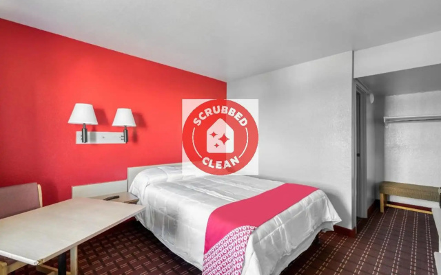photo 3 of OYO Hotel Houston Southwest I-69