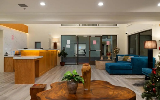 photo 2 of Hotel Huntington
