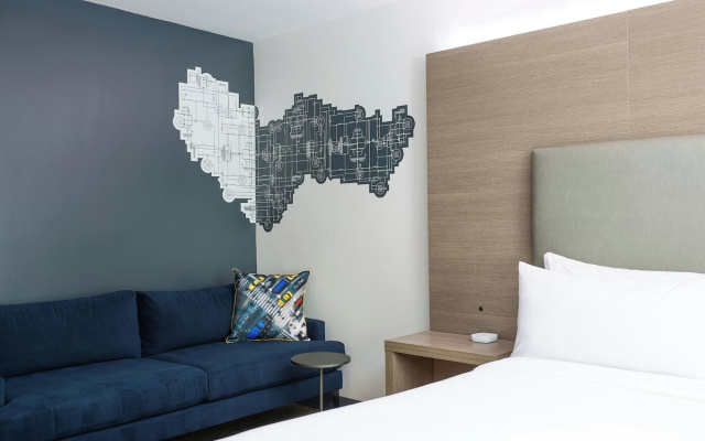 photo 4 of Aloft Scottsdale