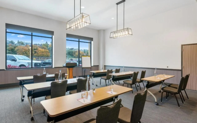 photo 4 of Hotel Indigo Everett - Waterfront Place by IHG
