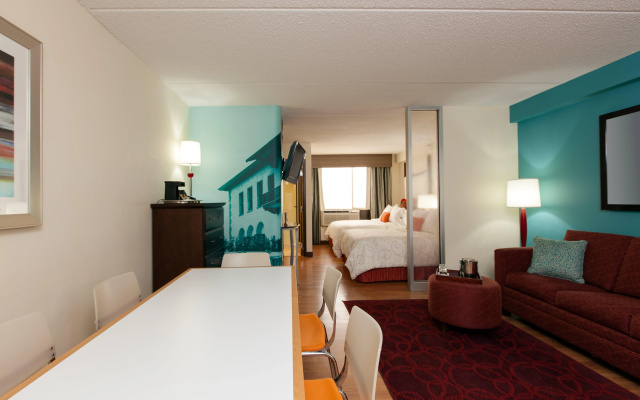 photo 2 of Hotel Indigo Chicago-Vernon Hills by IHG