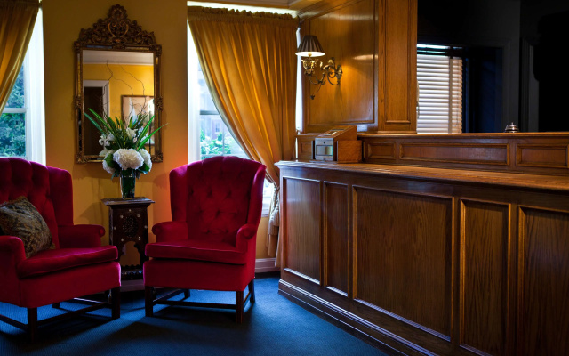 photo 2 of Hotel Lombardy