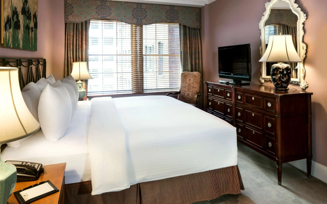 photo 3 of Hotel Lombardy