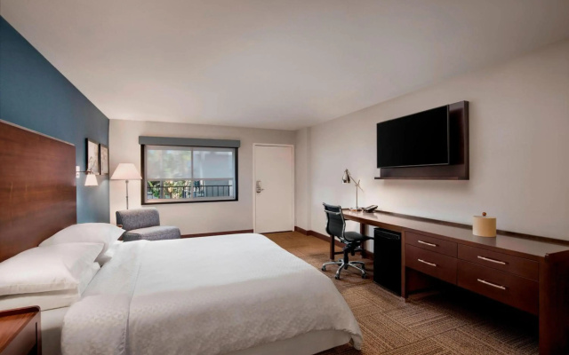 photo 5 of Four Points by Sheraton Anaheim