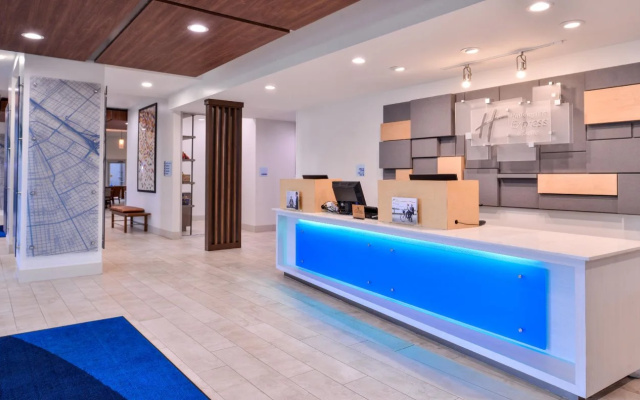 photo 2 of Holiday Inn Express New Orleans - St Charles (ex Modern Hotel)