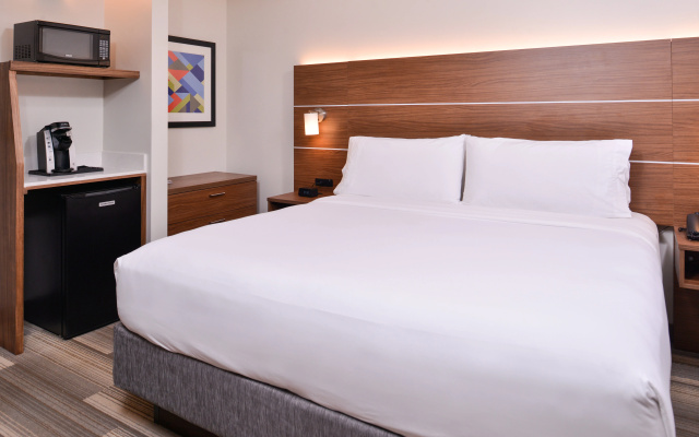 photo 5 of Holiday Inn Express New Orleans - St Charles (ex Modern Hotel)