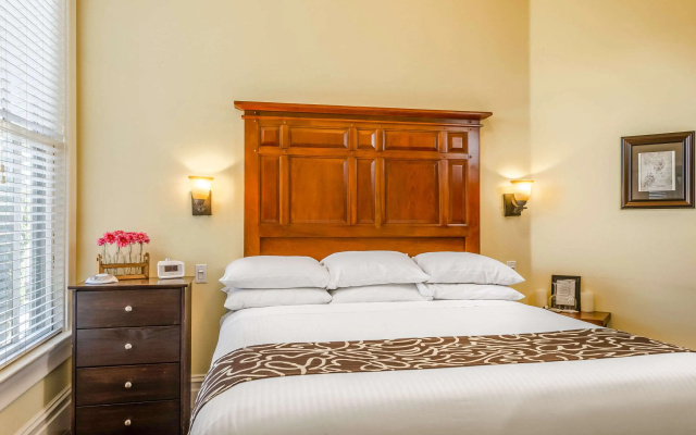 photo 3 of Hotel Napa Valley, an Ascend Collection Hotel