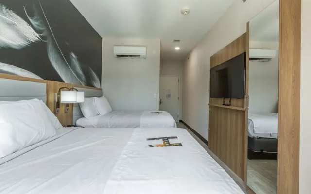 photo 4 of Hotel Ninety Five