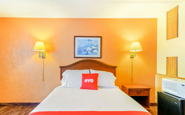 photo 5 of OYO Hotel Downtown Peoria I-74