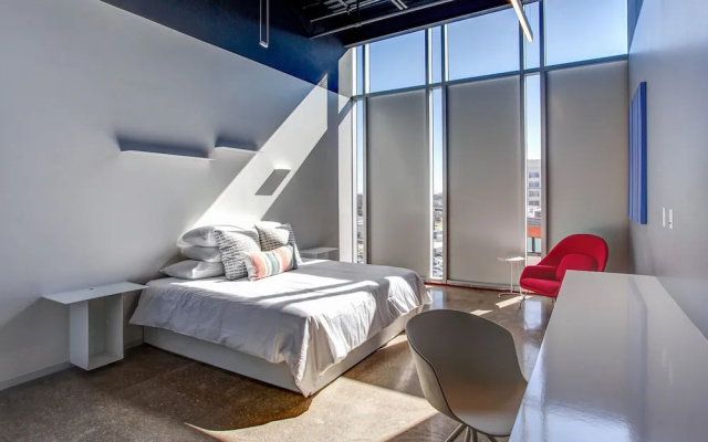photo 2 of Hotel Revel