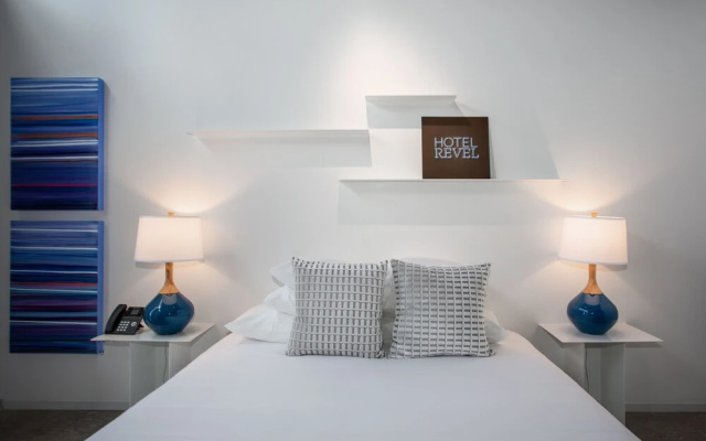 photo 4 of Hotel Revel