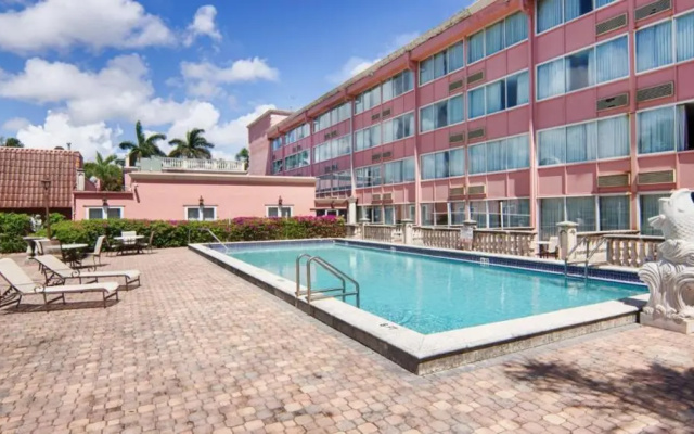 photo 2 of Miami Gardens Inn & Suites