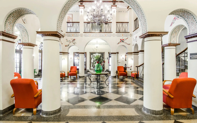photo 2 of Hotel Seville