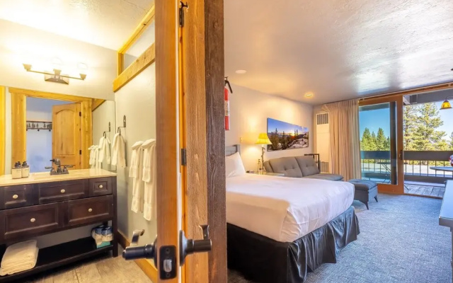 photo 2 of Hotel Style Room In The Timber Creek Lodge 1 Bedroom Condo by Redawning