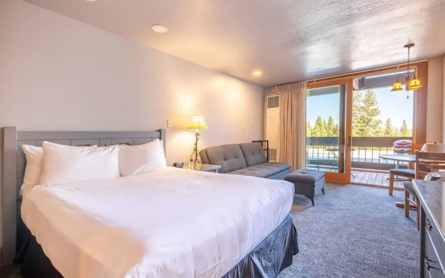 photo 4 of Hotel Style Room In The Timber Creek Lodge 1 Bedroom Condo by Redawning