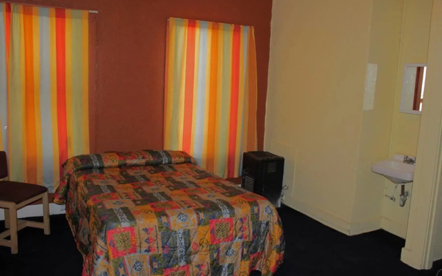 photo 3 of Hotel West Inn Hollywood LA