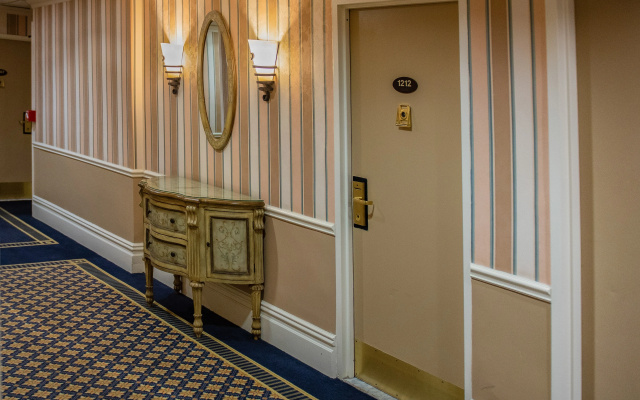 photo 3 of Wolcott Hotel