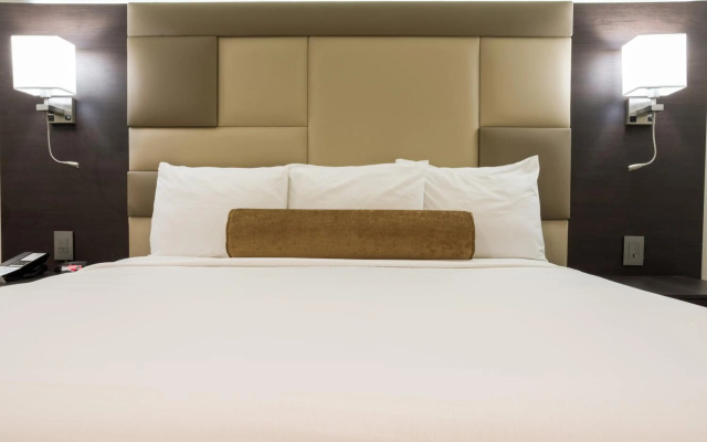photo 3 of Hotel Xilo Glendale