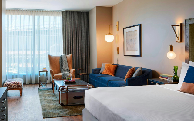 photo 3 of Hotel Zachary Chicago, a Tribute Portfolio Hotel