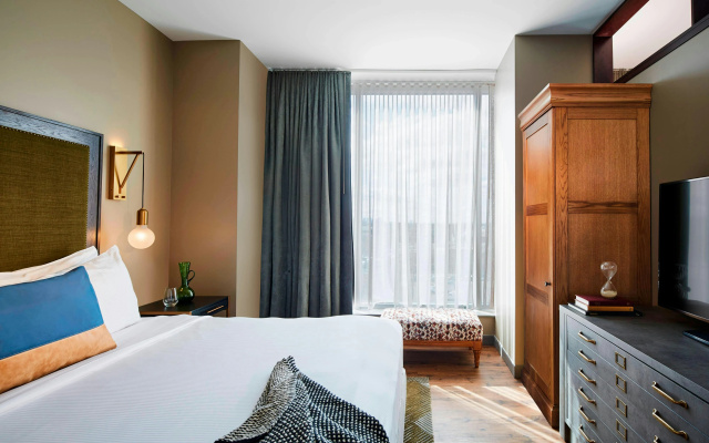 photo 4 of Hotel Zachary Chicago, a Tribute Portfolio Hotel