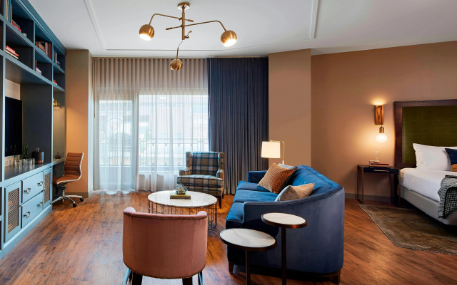 photo 5 of Hotel Zachary Chicago, a Tribute Portfolio Hotel