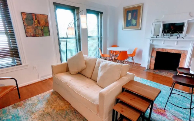 photo 4 of Hotspot On 17th St Nw 2br Steps To Dupont Circle 2 Bedroom Apts