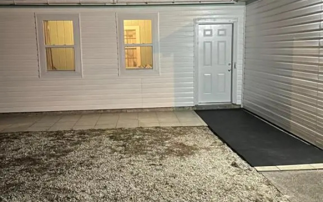 photo 5 of House 3 blocks to the beach