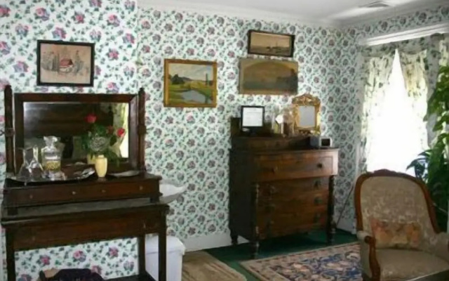 photo 3 of House of 1833 Bed & Breakfast & Gardens