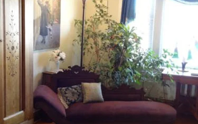 photo 4 of House of Two Urns B&B
