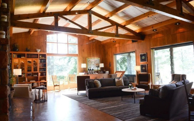 photo 3 of House on Metolius