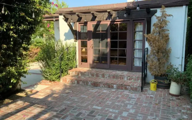 photo 2 of House, walking distance from Universal Studios