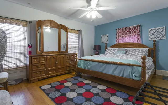 photo 2 of House with 2 King Beds, 4K TV & Wifi