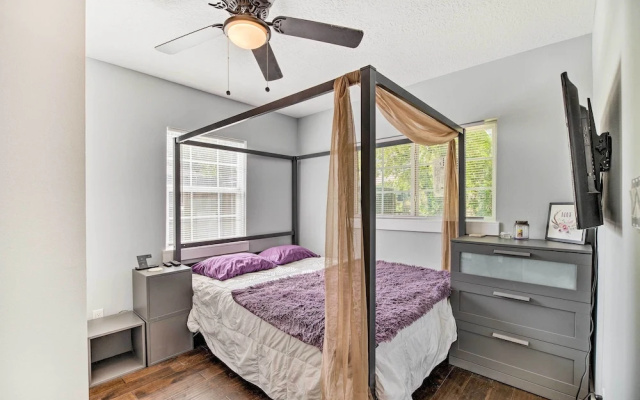 photo 2 of Houston Apartment ~ 13 Mi to Downtown!