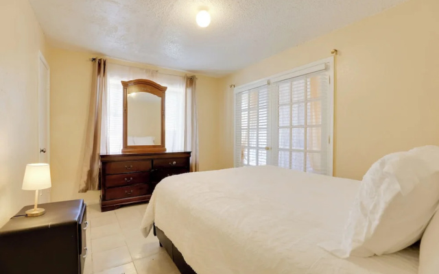 photo 4 of Houston Area Home w/ Yard - 5 Mi to Sugar Lakes!