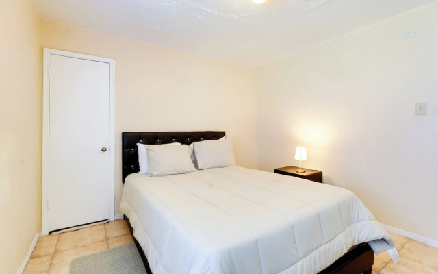 photo 5 of Houston Area Home w/ Yard - 5 Mi to Sugar Lakes!