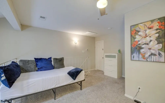 photo 4 of Houston Condo w/ Pool Access ~ 2 Mi NRG Stadium!