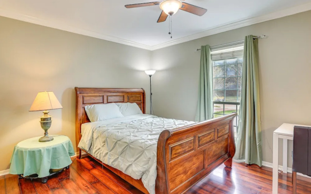 photo 5 of Houston Home w/ Screened Porch, Near Sugar Land!