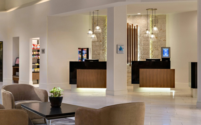 photo 2 of Houston Marriott South at Hobby Airport