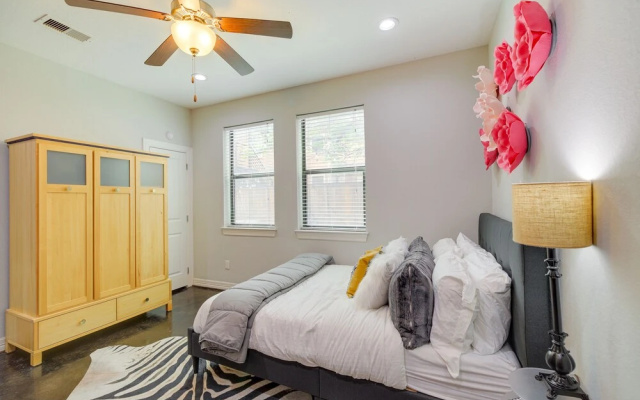 photo 2 of Houston Vacation Rental ~ 1 Mi to Downtown!