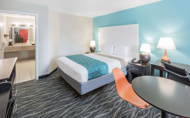 photo 4 of Hobby Airport Inn